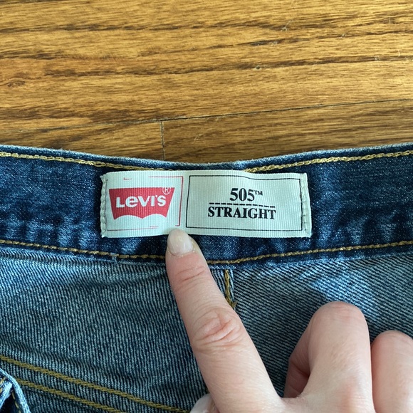 Vintage Levi’s Denim Shorts - Picture 5 of 5